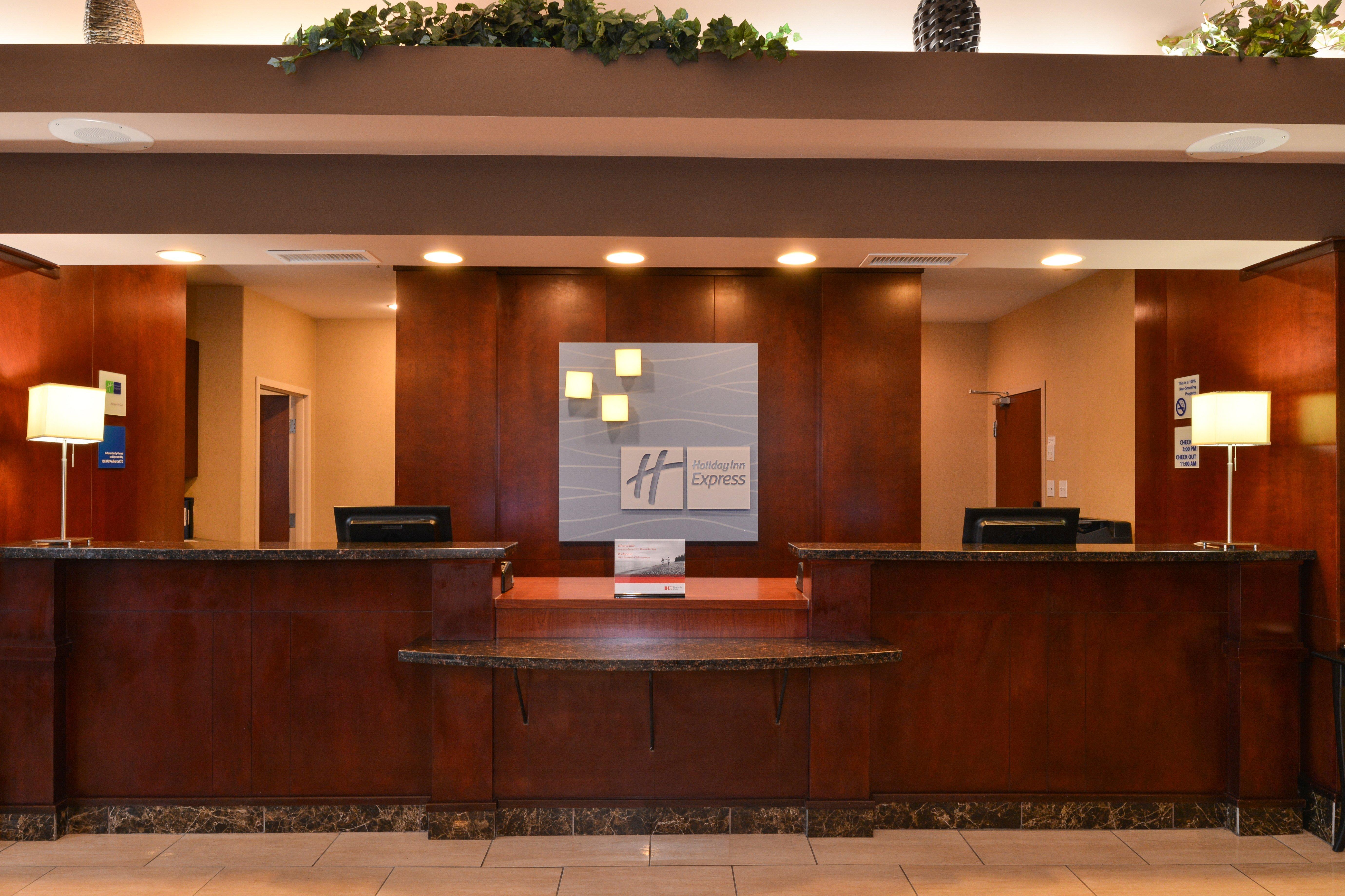 Holiday Inn Express Edmonton North By Ihg Dış mekan fotoğraf