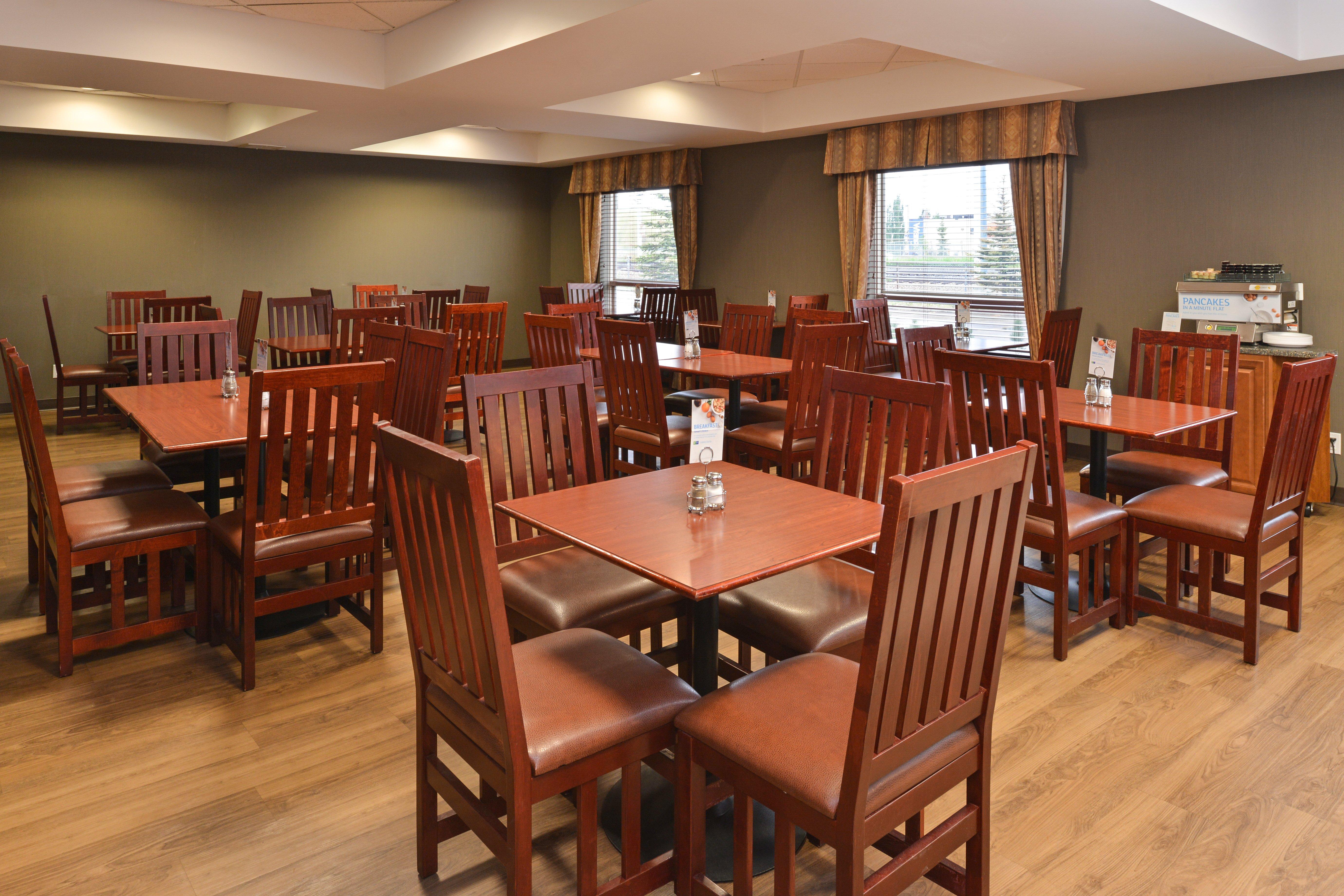 Holiday Inn Express Edmonton North By Ihg Dış mekan fotoğraf