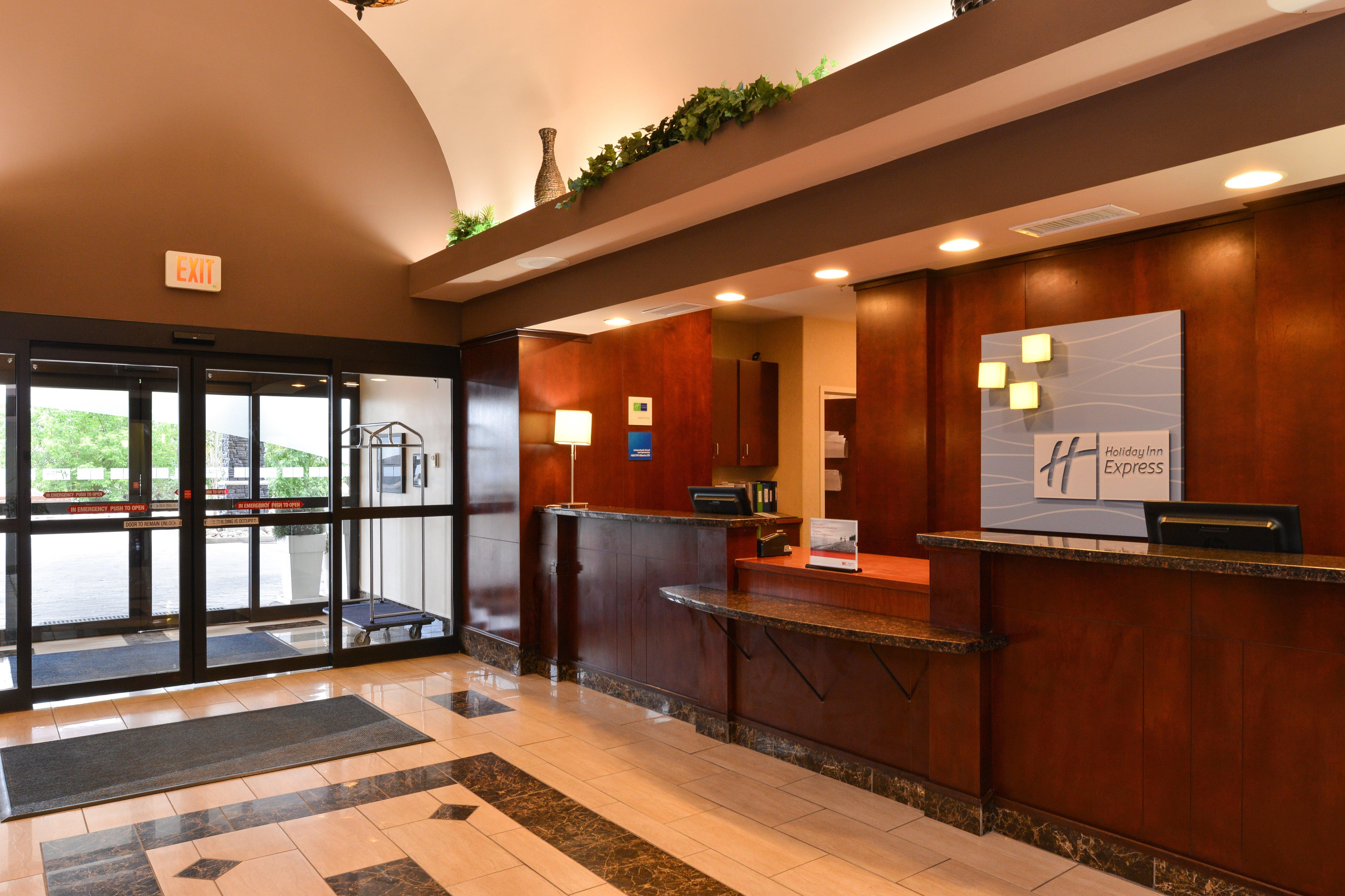 Holiday Inn Express Edmonton North By Ihg Dış mekan fotoğraf
