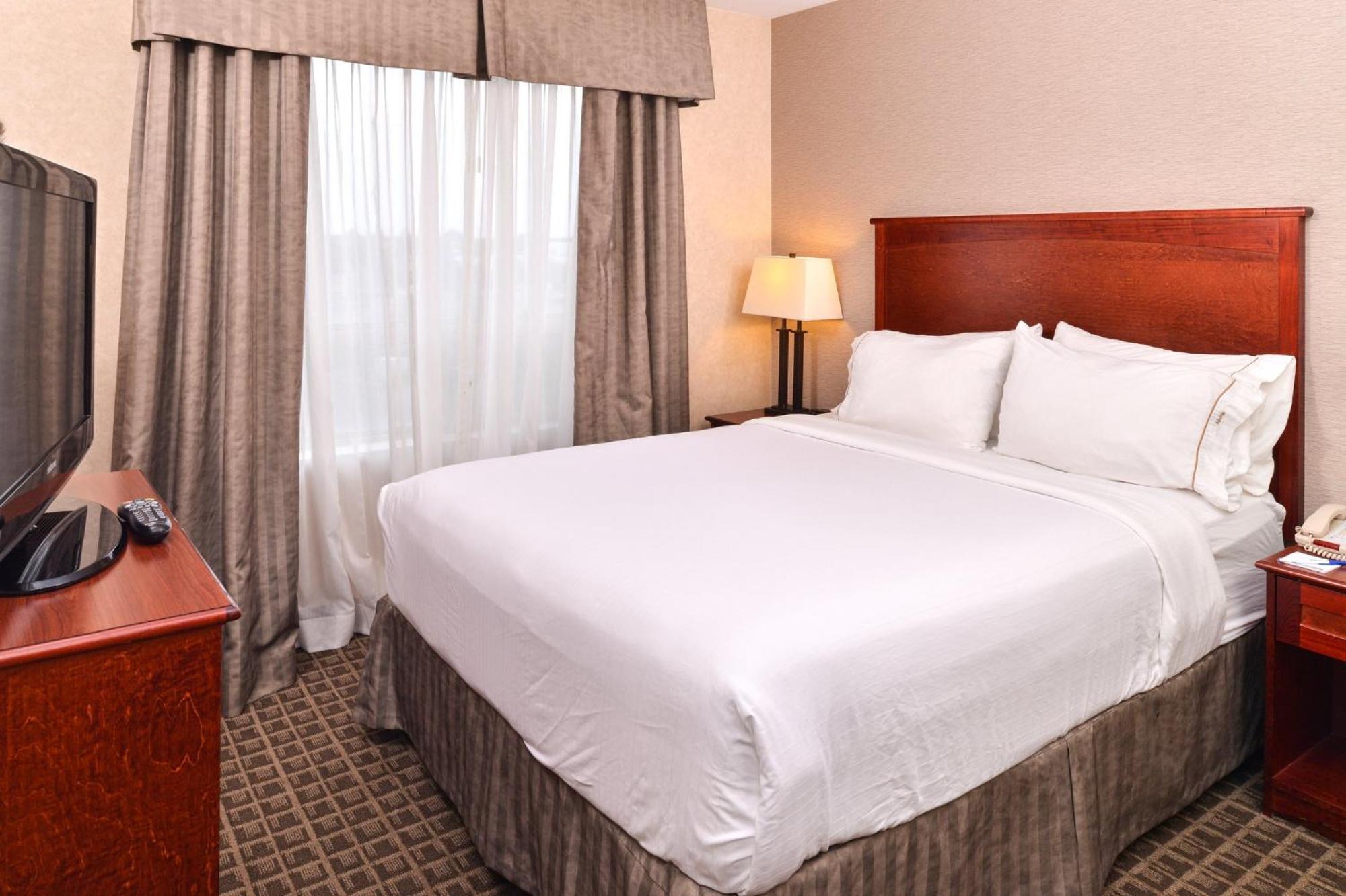 Holiday Inn Express Edmonton North By Ihg Dış mekan fotoğraf