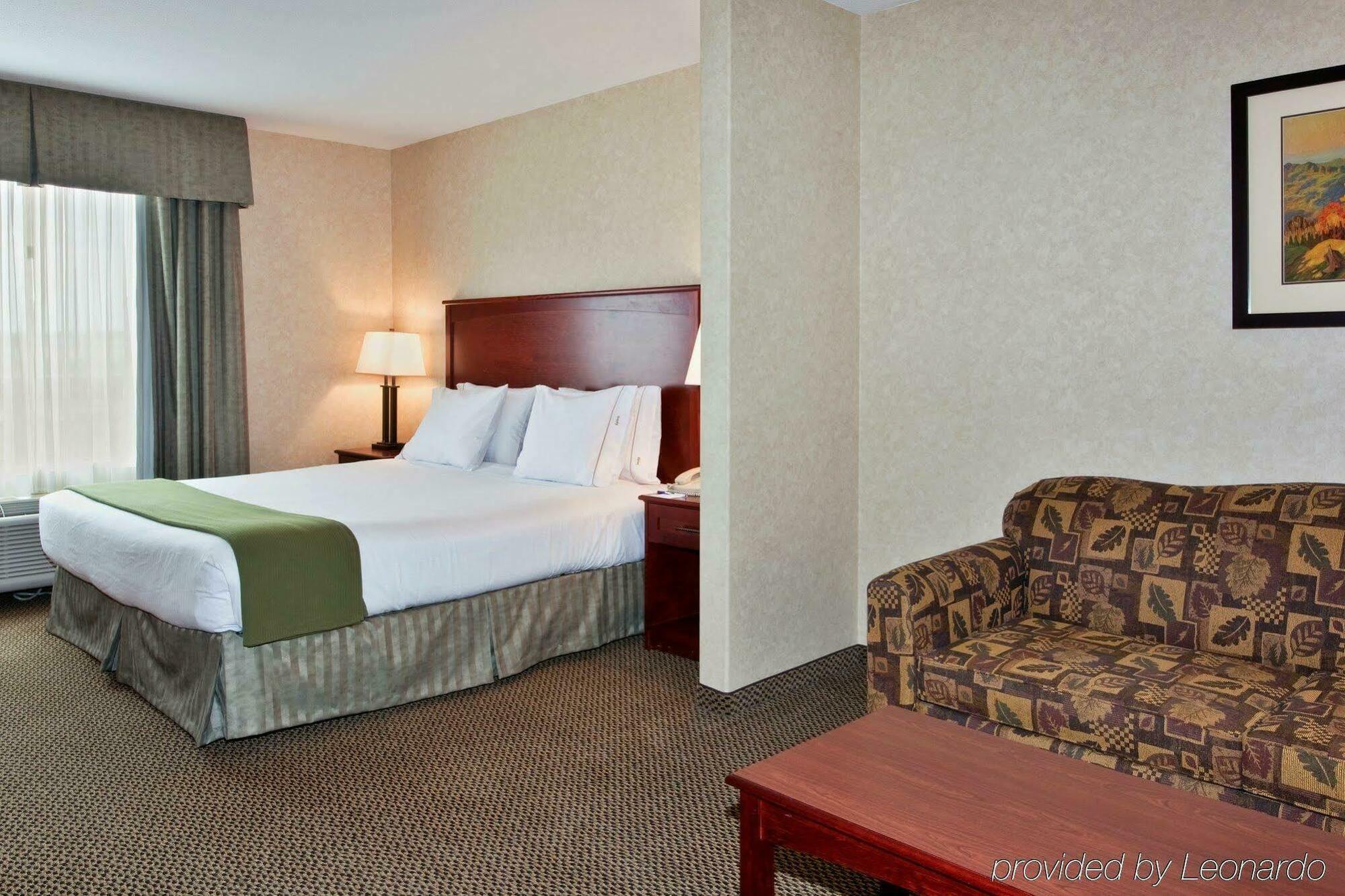 Holiday Inn Express Edmonton North By Ihg Dış mekan fotoğraf